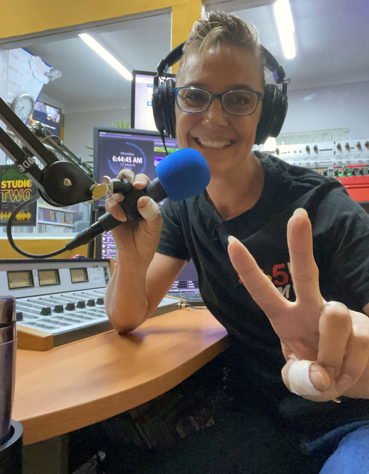 DJ Bronia on Radio VCA, 88.5FM